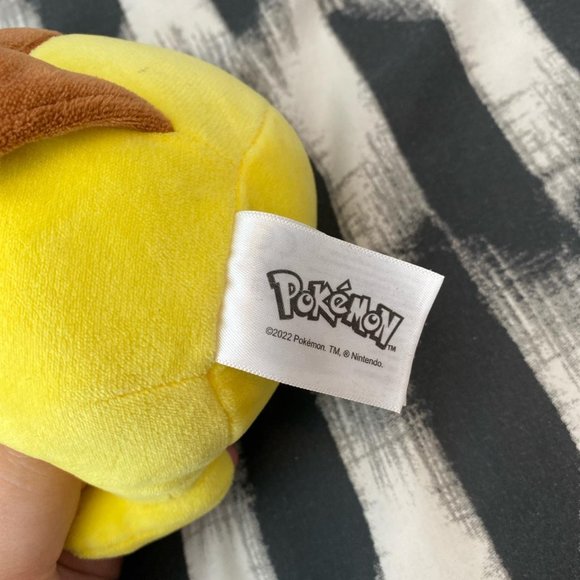 Pokemon 2022 pikachu 9” plush cuddly toy - Picture 3 of 3